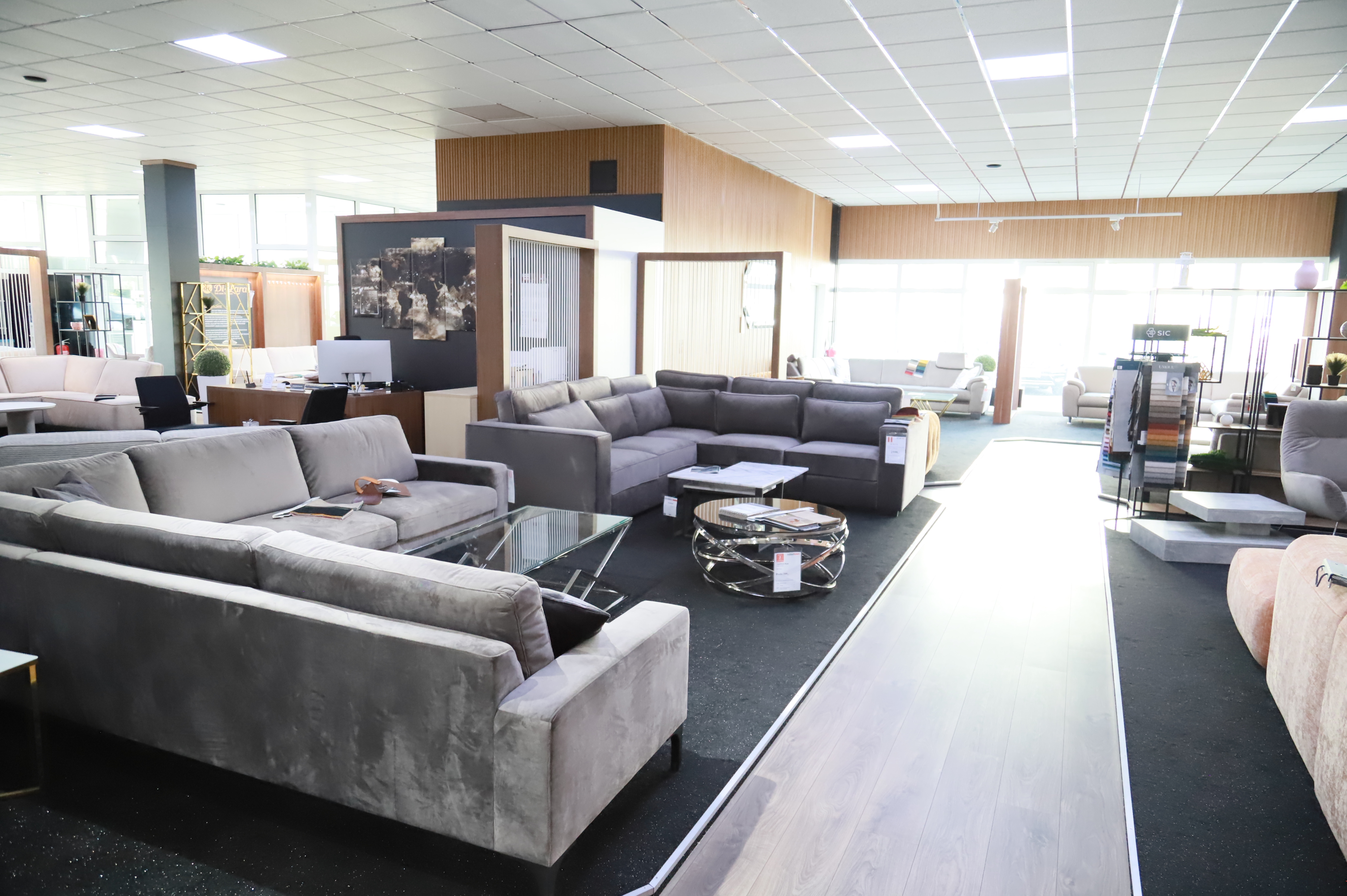 Komplette Wohnzimmereinrichtung - Familie Weber